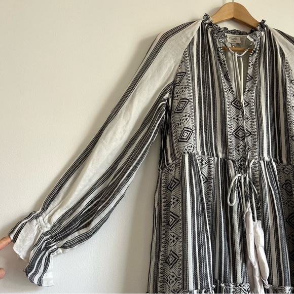 Hemant & Nandita Anew Dress in Black - Picture 6 of 16